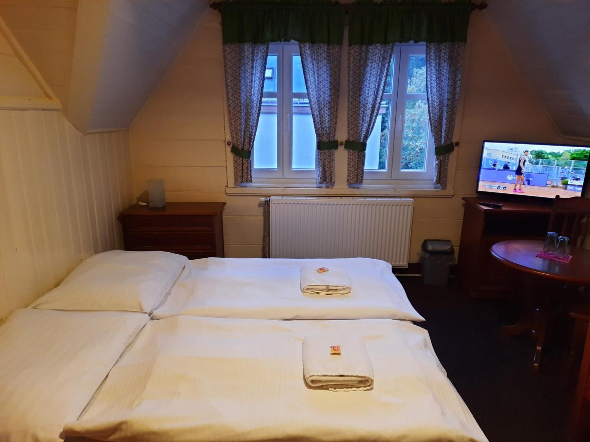 Hotel Diana ชปินด์เลอรูฟ มลิน ภายนอก รูปภาพ